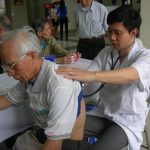 Cẩn trọng với bệnh viêm phổi ở người già khi giao mùa